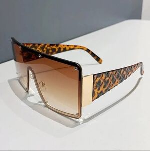 Wide Shield Cheetah Print Sunglasses